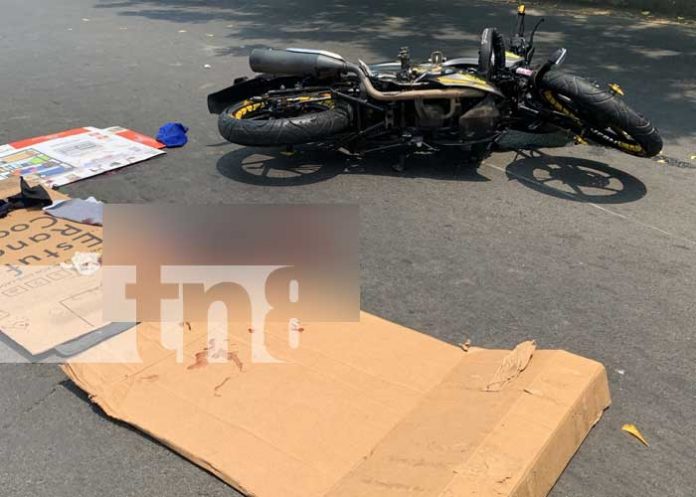 Anciana es atropellado por imprudencia de motociclista