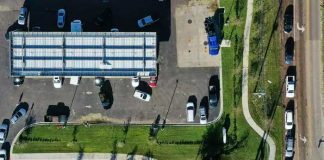 Inundaciones provocan escasez de gasolina en el sur de Florida