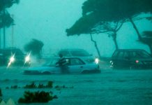 Fuerte aguacero provocó inundaciones y cancelación de vuelos en Florida Torrencial aguacero provocó inundaciones y cancelación de vuelos en Florida
