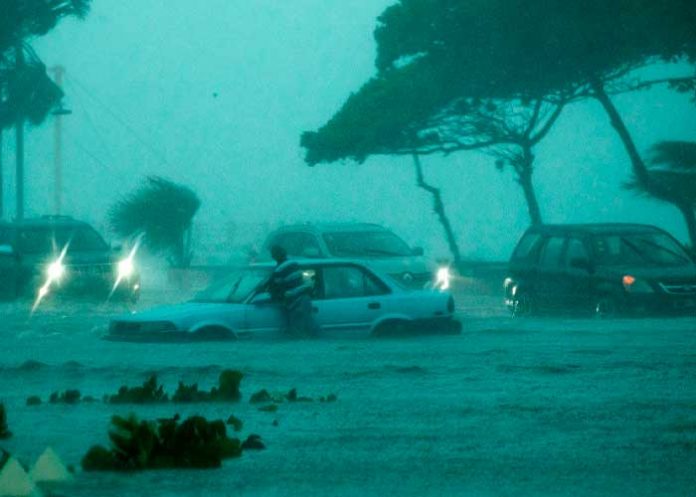 Torrencial aguacero provocó inundaciones y cancelación de vuelos en Florida