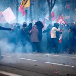 Miles protestan de nuevo en Francia contra impopular reforma de pensiones Miles protestan de nuevo en Francia contra impopular reforma de pensiones