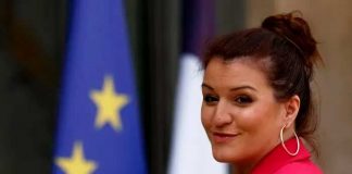 Polémica en Francia por las poses eróticas de una ministra en Playboy