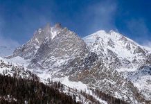 Mueren tres personas por una avalancha en los Alpes en el norte de Italia Mueren tres personas por una avalancha en los Alpes en el norte de Italia