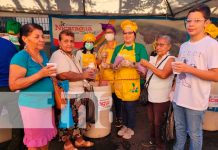 Disfrutan de la tradicional chica en honor a San Benito de Palermo, en León