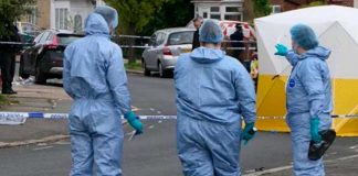 Vecinos atraparon a un ladrón y lo golpearon hasta matarlo en Londres