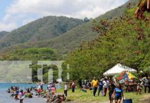 Familias disfrutan su día en la Laguna de Apoyo, Masaya Familias disfrutan su día en la Laguna de Apoyo, Masaya
