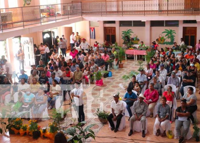 Más de cien protagonistas comparten ideas de cultivos de flores