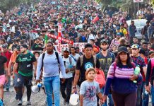 ¡No logró el sueño americano! Hondureño muere en la caravana rumbo a EE.UU. ¡No logró el sueño americano! Hondureño muere en la caravana rumbo a EE.UU.re migrante hondureño en la caravana que avanzaba rumbo a Estados Unidos