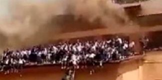 ¡Angustioso momento! Alumnas saltan al vacío para no morir en incendio