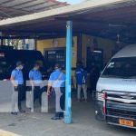 Murió cuando ayudaba a reparar el microbús que conducía en Chinandega Foto: Hombre muere cuando reparaba un microbús en el departamento de Chinandega / TN8