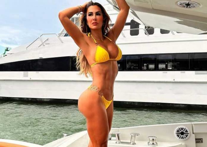 ninel3 Ninel Conde presume sus atributos en hilos amarillos