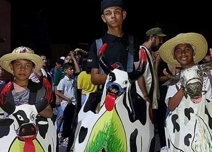 Realizan la tradicional entrada de la música en San Marcos