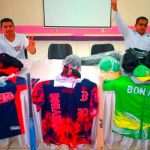 Entregan uniformes y materiales deportivos a la selección de béisbol de Bonanza