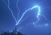 «Potente rayo» causa pánico al caer en el edificio más alto de Nueva York "Potente rayo" causa pánico al caer en el edificio más alto de Nueva York