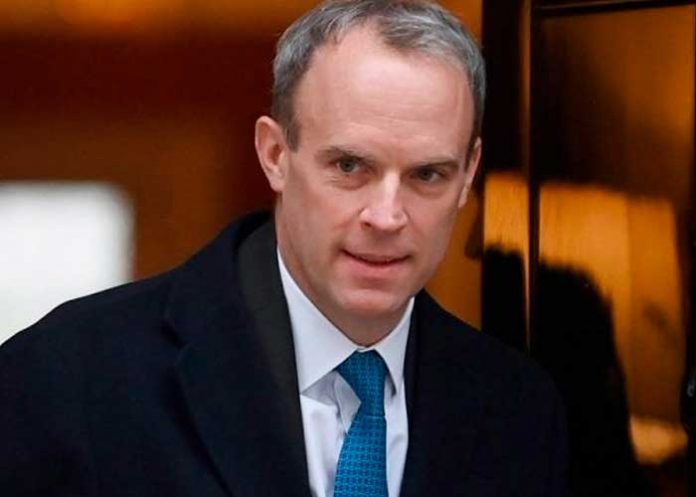 Ministro de Justicia del Reino Unido renuncia tras acusaciones de acoso