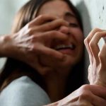 Adolescentes violaron a dos niñas afuera de un restaurante en Reino Unido Adolescentes violaron a dos niñas afuera de un restaurante en Reino Unido