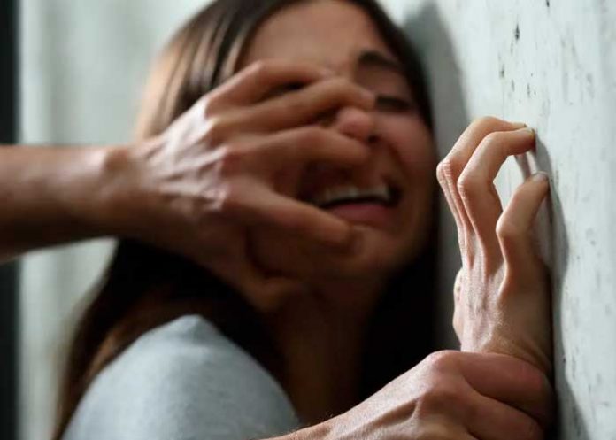 reino-unido2 Adolescentes violaron a dos niñas afuera de un restaurante en Reino Unido