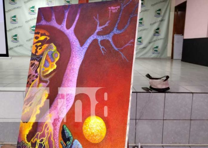 ucn-nic-1 Foto: Reconocimiento para estudiantes de la Universidad Central de Nicaragua por curso de collage / TN8