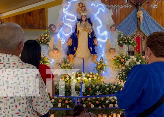 Feligreses en La Libertad le bailan al son de Chicheros a su Patrona