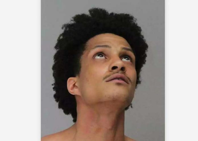 Un joven mata a tiros a su exnovia en Texas en venganza por abortar