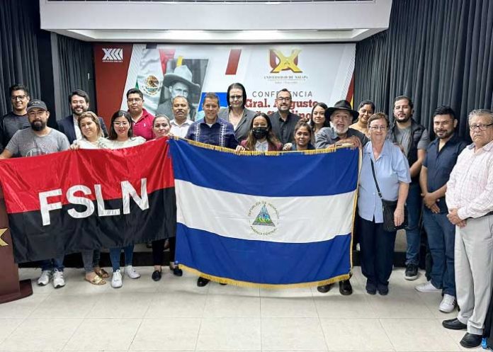 1 Universidad de Xalapa, Veracruz, México conmemora 128 Aniversario del Natalicio del General Sandino