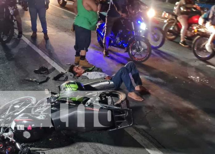 Imprudencia de motociclista lo deja con graves lesiones en Carretera Nueva a León