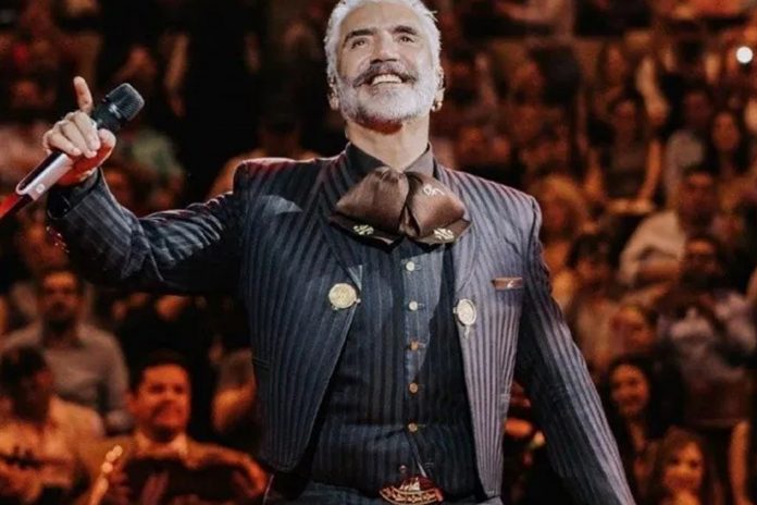 Alejandro Fernández inaugura la “Escuela de Música Comunitaria: Música para la Paz”