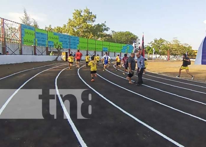 Inauguran pista olímpica del estadio en remodelación de San Marcos