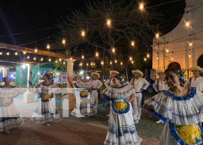 Foto: Noche cultural y serenata en honor a Santa Rita de Casia en Teustepe, Boaco / TN8