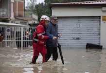 Al menos 14 muertos y más de 36.000 desplazados en Italia por inundaciones Al menos 14 muertos y más de 36.000 desplazados en Italia por inundaciones