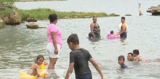 Familias disfrutaron su domingo en las Cristalinas agua de Xiloa