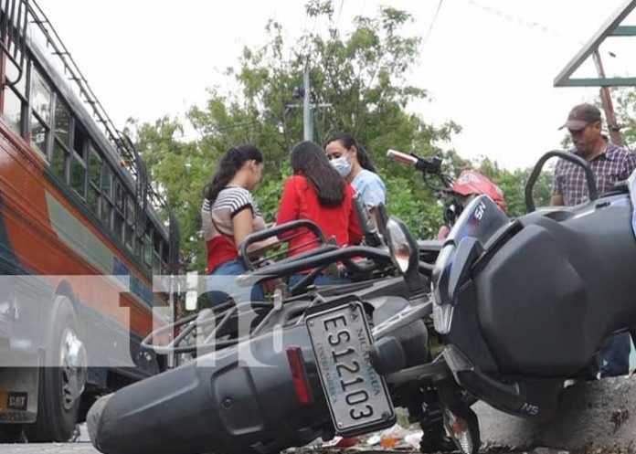 Motorizado no respetó una señal de ALTO y provoca accidente en Estelí