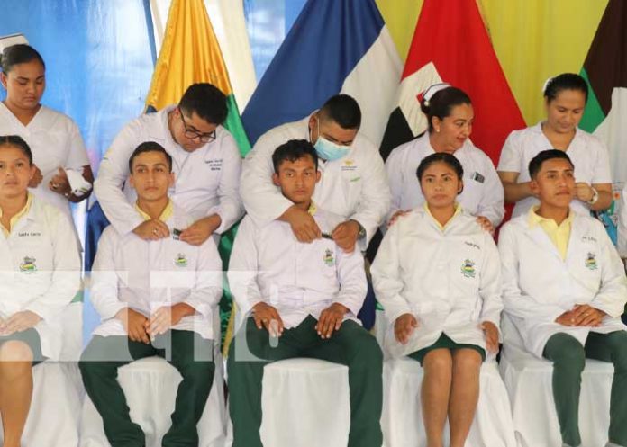 60 nuevos enfermeros y enfermeras lista para sus practica hospitalaria en Siuna