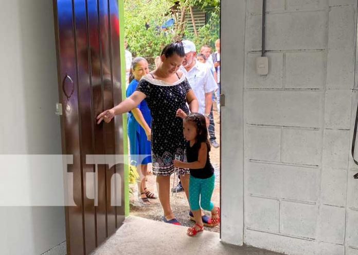 Dos primeras viviendas de extrema pobreza entregadas a familias en Juigalpa