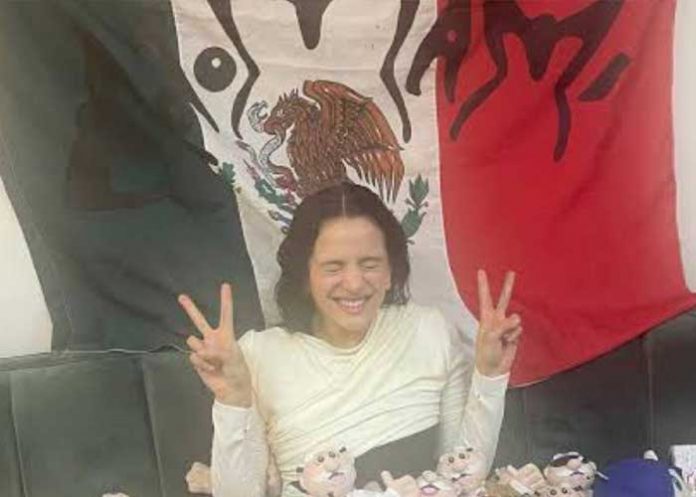 1 ¿A la cárcel? Rosalía alteró la bandera de México y su error le sale caro