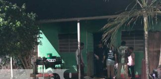 Foto: Voraz incendio deja solo con la ropa que andaban puesta a una familia en barrio Villa Dignidad / TN8