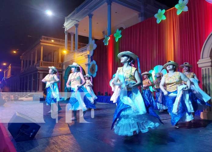 1 Foto: INTUR y Alcaldía Municipal celebran con danza a las madres de Granada / TN8