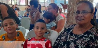 Entregan paquetes alimenticios a madres con partos múltiples de Managua