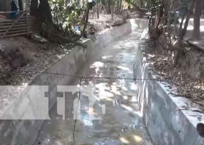 Celebran inauguración de cauce y puente peatonal en zona de riesgo de Ocotal