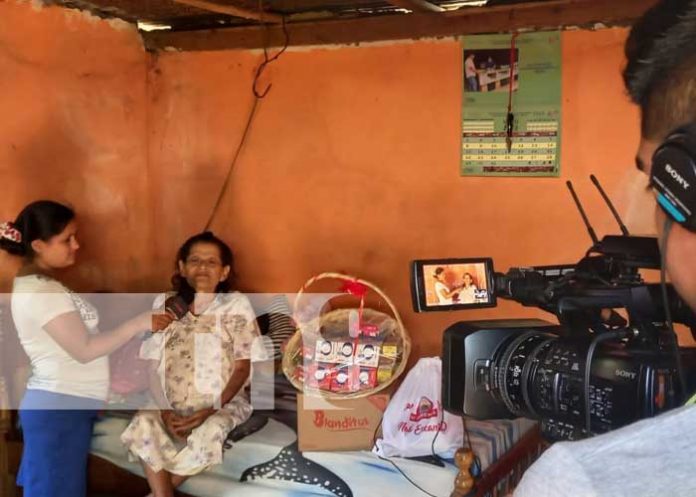 Foto: ¡La mamacita más linda! Crónica TN8 premia a mujer de la tercera edad en Diriamba / TN8