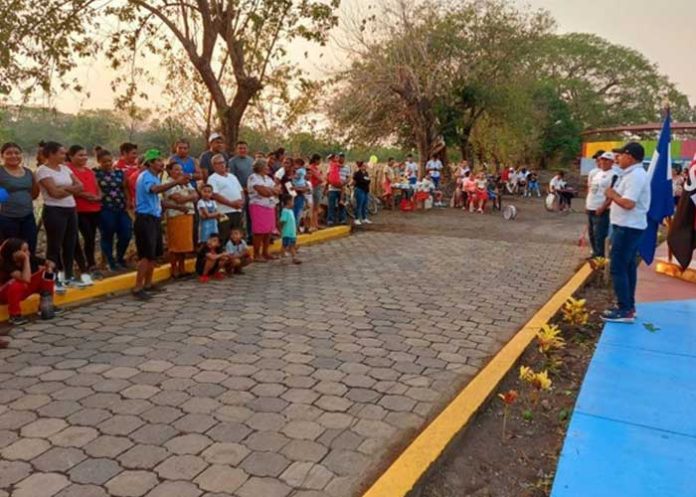 2 Foto: Inauguran calle adoquinada en celebración al Día de la Dignidad Nacional en Larreynaga / Cortesía