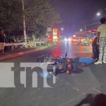 Choque entre moto y una camioneta dejó a un joven lesionado en Juigalpa, Chontales Foto: Choque entre moto y una camioneta dejó a un joven lesionado en Juigalpa, Chontales / TN8