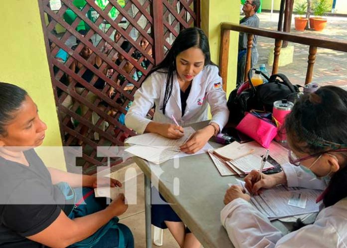2 Brindan chequeo preventivo a madres nicaragüenses con feria de salud gratuita