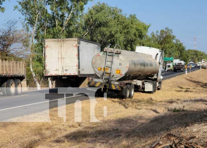 2 Foto: Muere motorizado en accidente tras impactar con un vehículo en carretera Izapa-León / TN8