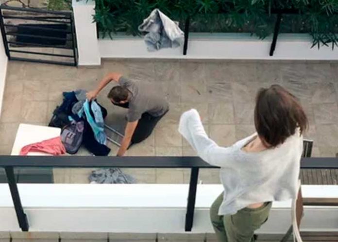 Mujer se da cuenta de que se las 