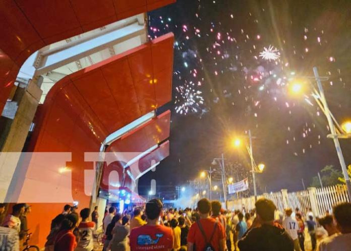 Foto: Familias de Estelí disfrutaron del clásico nacional en una pantalla virtual / TN8