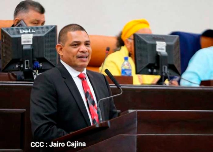 2/ Iván Acosta, titular de Hacienda en Nicaragua: