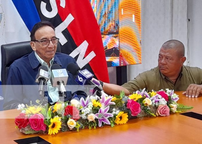 2 EPN destaca dinamismo en actividad comer y turística