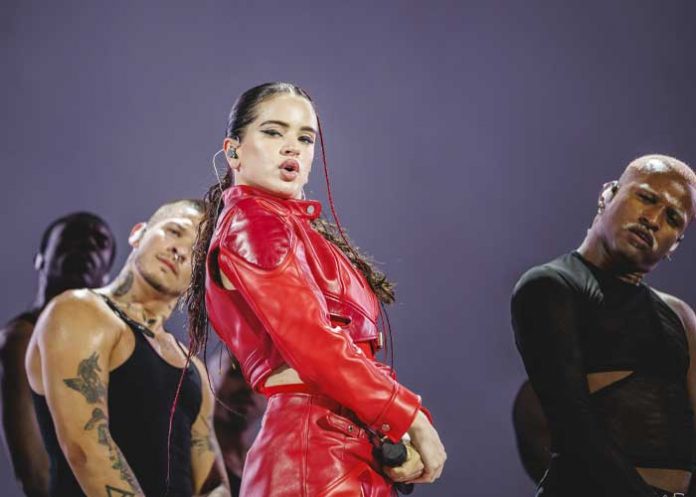 2 ¿Será real? Filtran foto de Rosalía desnuda y ella no se queda callada