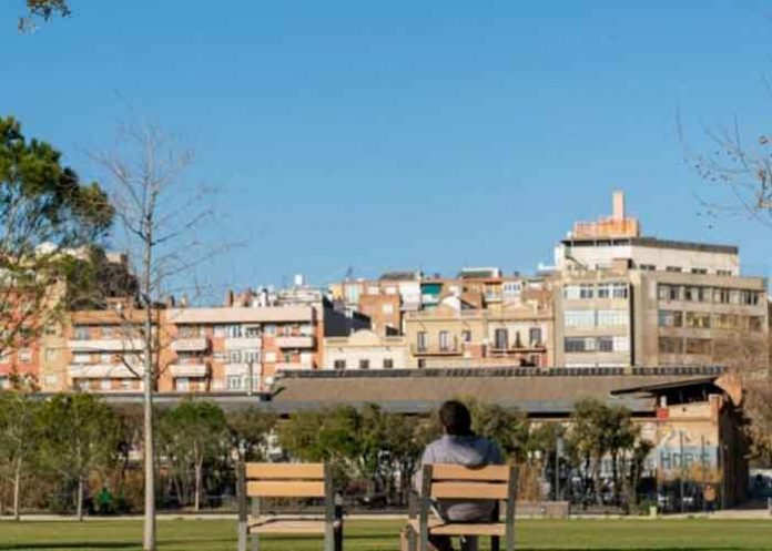 El motivo por lo que vivir sin vecinos es malo para tu salud mental